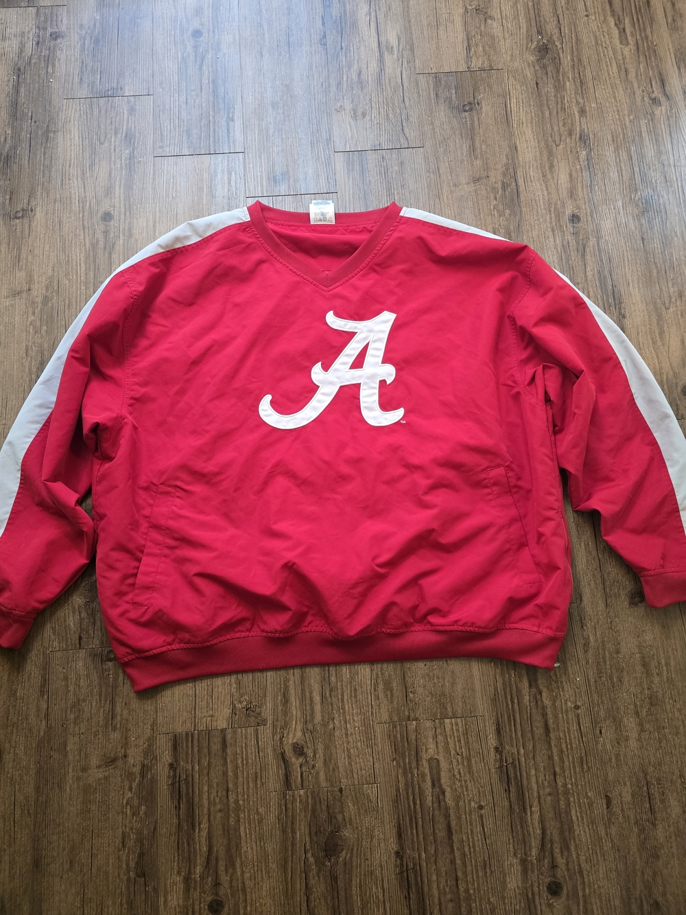 University Of Alabama Red V-Neck Pull Over With University Logo